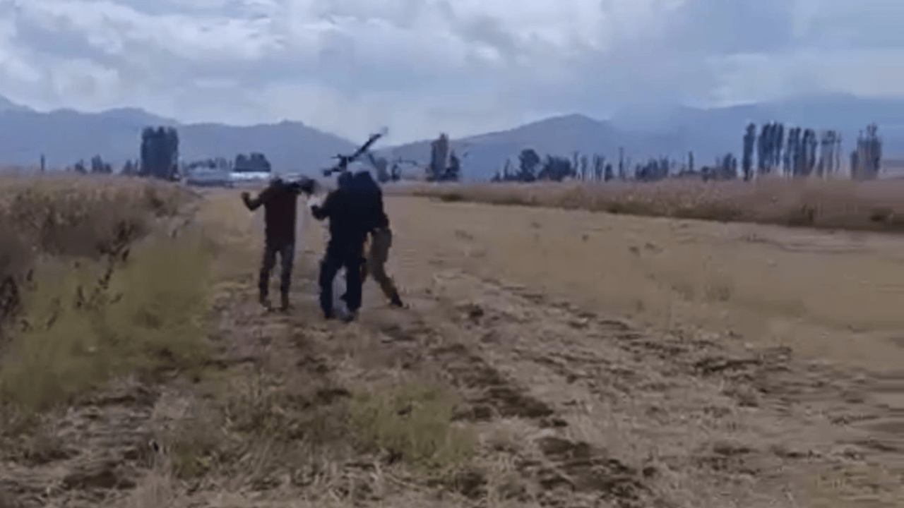 Kızının Gözü Önünde Komşuları Tarafından Darbedildi