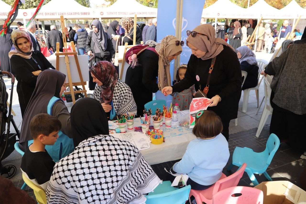 El Emeğiyle Gönül Birliği Sakarya, Filistin İçin Hayır Panayırı Kurdu - Sayfa 4