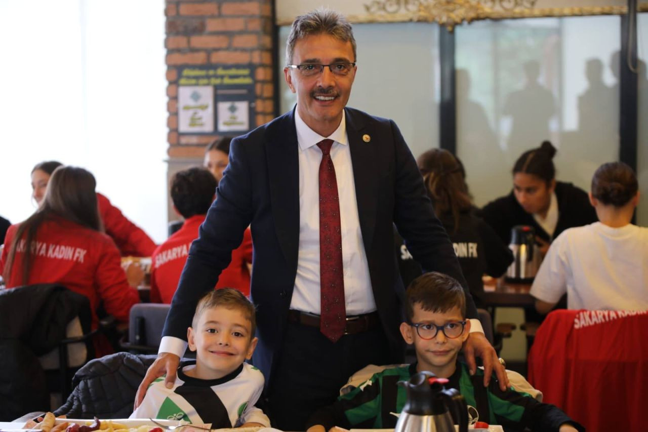 Başkan Dinç, Sakarya Kadın Futbol Kulübü İle Bir Araya Geldi - Sayfa 5