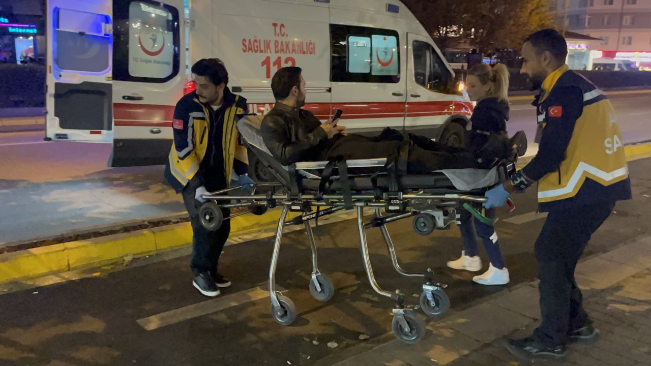 Eskişehir’de Kafede Bıçaklanan Şahıs Sedyede Telefonunu Bırakmadı - Sayfa 3