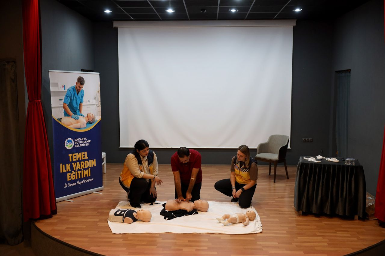 Sakarya’da İlk Yardım Eğitimiyle Vatandaşlar Acil Duruma Hazır - Sayfa 1