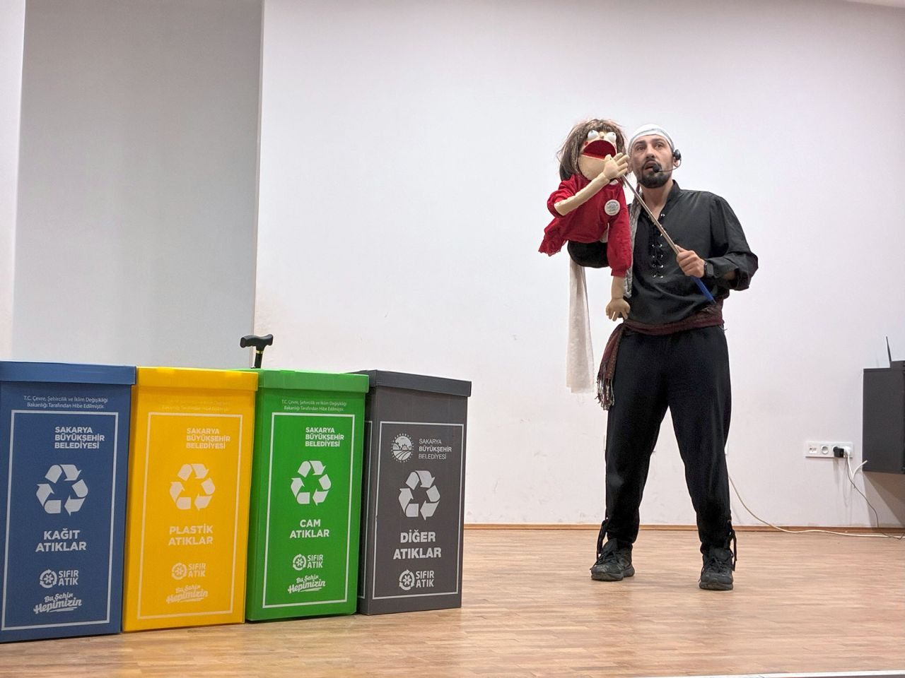“Akça” Tiyatrosuyla Minikler Çevre Bilinci Kazandı - Sayfa 10