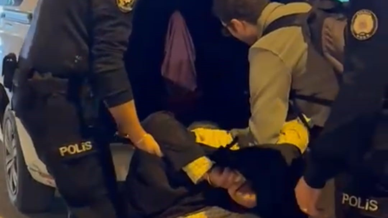 Ankara’da Bir Kişi Polis ve Vatandaşlara Saldırdı