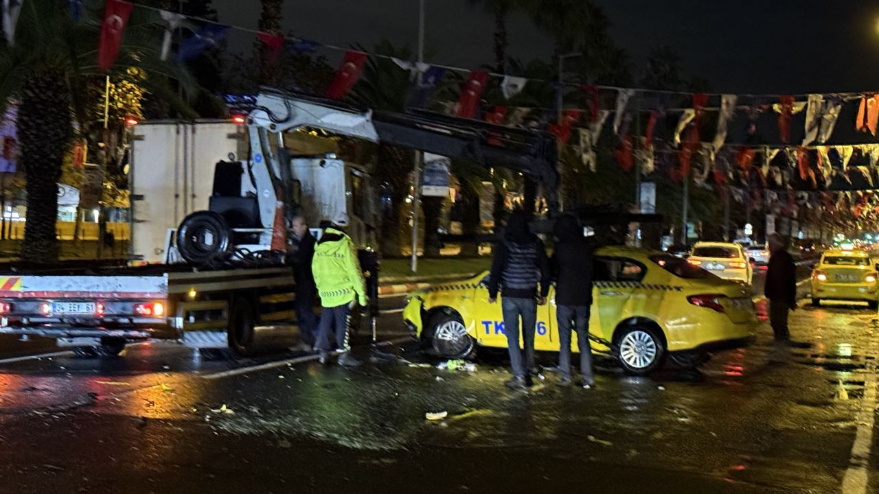 İstanbul’da Sağanak Yağış Sonrası Vatan Caddesi’nde Yol Çöktü - Sayfa 2