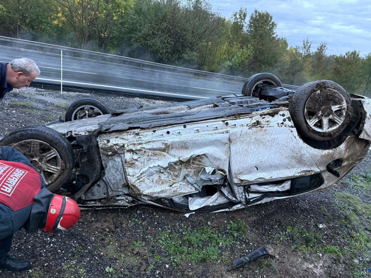Sakarya Geçişinde Otomobil Takla Attı - Sayfa 2