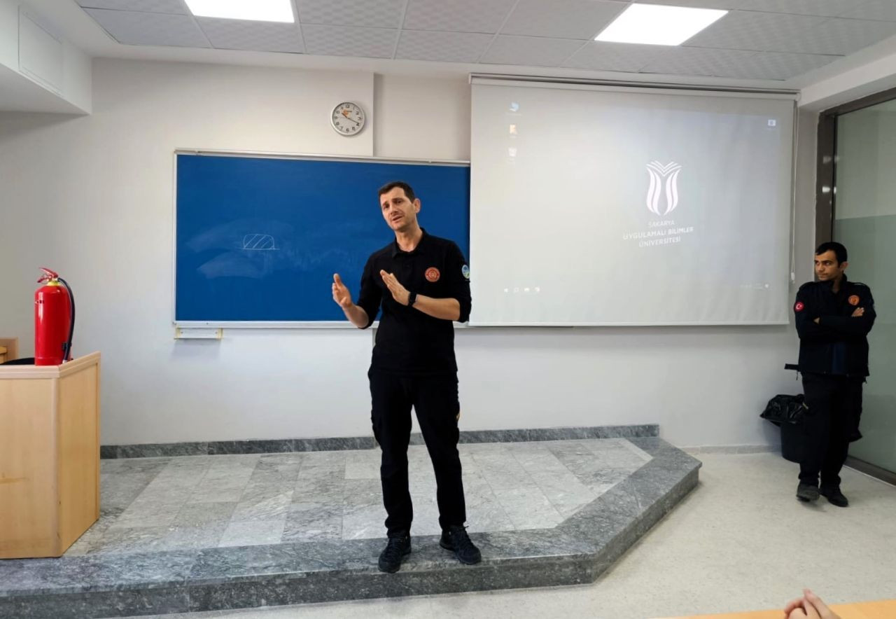 Ferizli MYO’da Yangın Tatbikatı Yapıldı - Sayfa 1