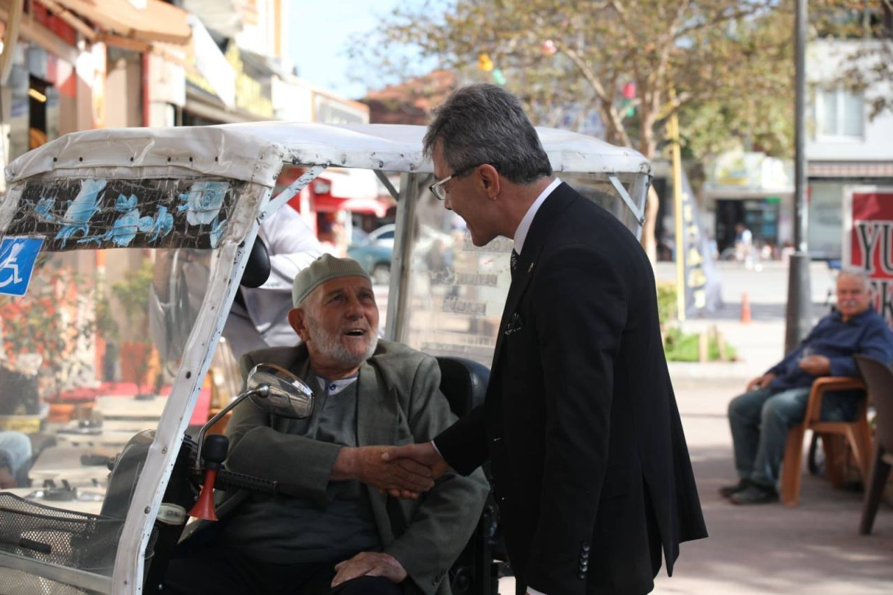 Başkan Şenol Dinç, Erenler’in Her Noktasında Vatandaşlarla Buluşuyor - Sayfa 1