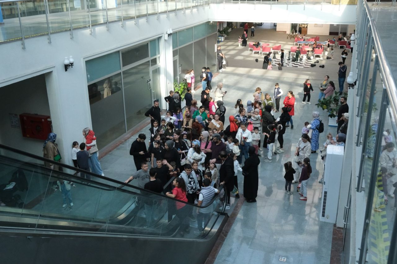 Sapanca’da Çocukların Mutluluğu Salona Sığmadı - Sayfa 1