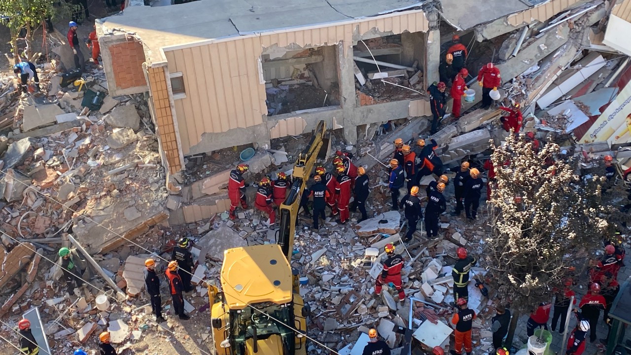 Gebze'de Çöken Binadaki Aile Fertlerinin Kimlikleri Belli Oldu