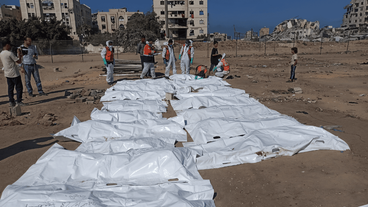 Gazzede Toplu Gömülen Cenazeler Kimlik Tespiti İçin Mezardan Çıkarıldı - Sayfa 4