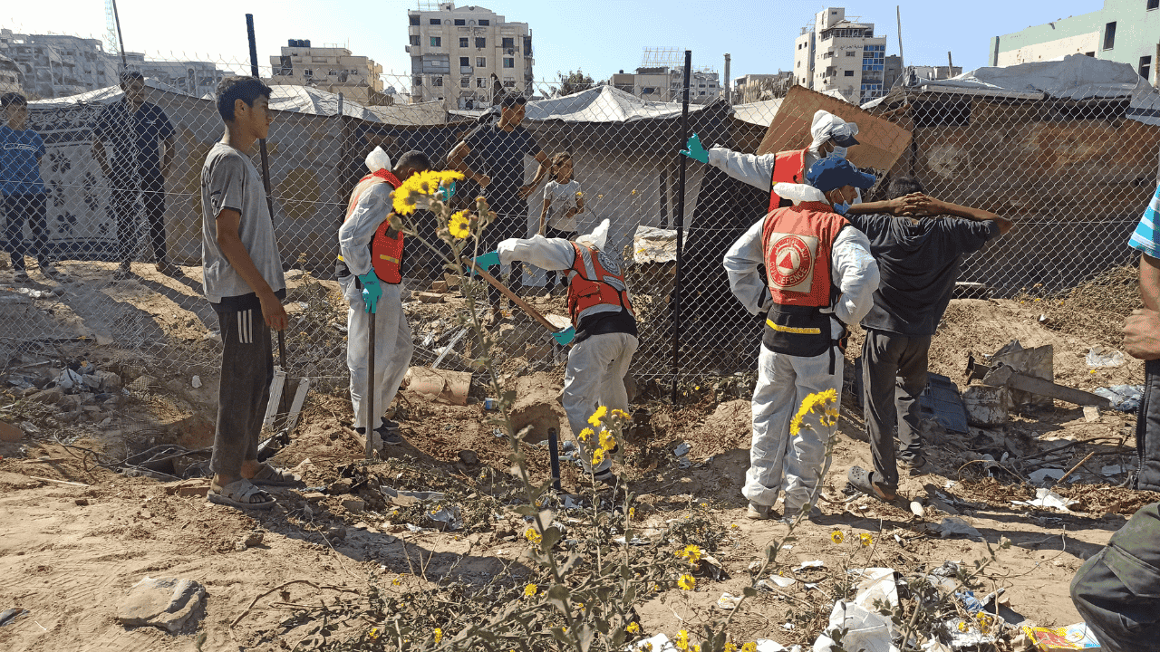 Gazzede Toplu Gömülen Cenazeler Kimlik Tespiti İçin Mezardan Çıkarıldı - Sayfa 1