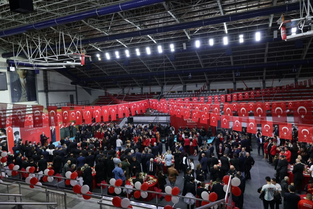 MHP İl Başkanı Alkaş ve Eşi, Cumhuriyet Resepsiyonuna Katıldı - Sayfa 1