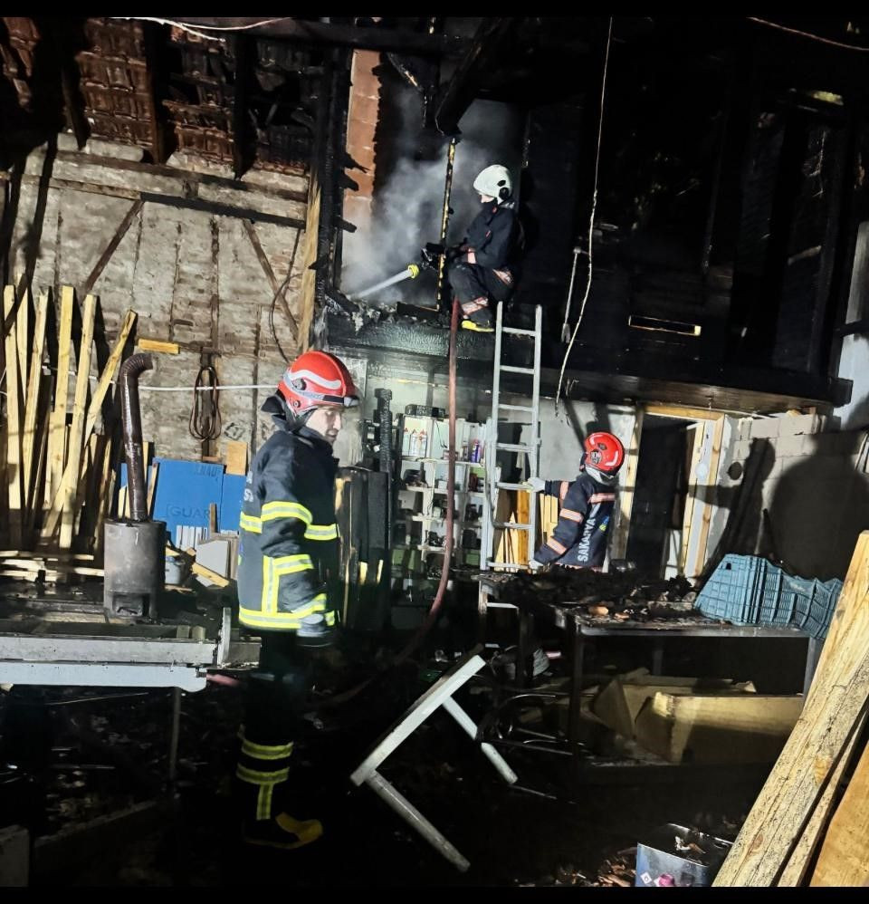 Marangoz Atölyesinde Yangın Paniği - Sayfa 1