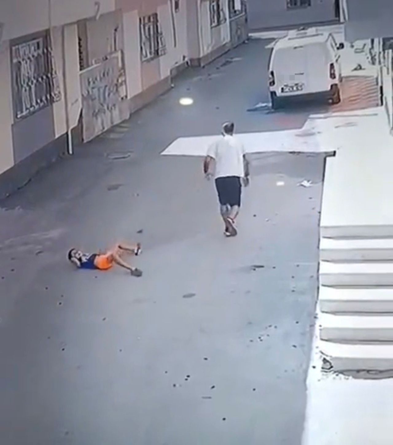 Adana'da 8 Yaşındaki Çocuğu Fırlatan Şahıs Yakalandı - Sayfa 1