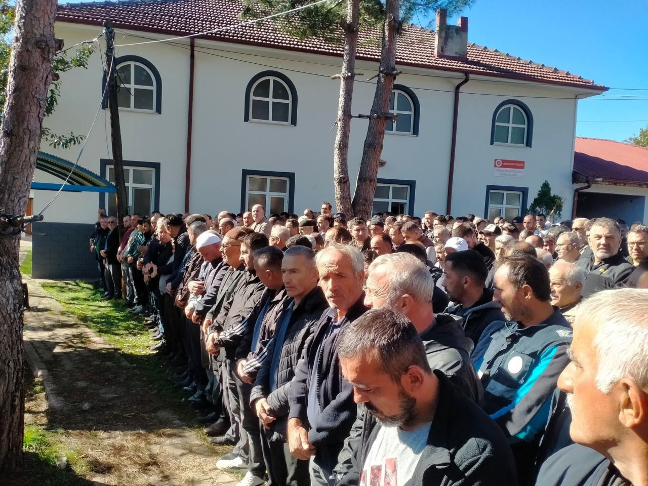 Akyazı’da Kuyuya Düşerek Ölen İşçi Son Yolculuğuna Uğurlandı - Sayfa 4