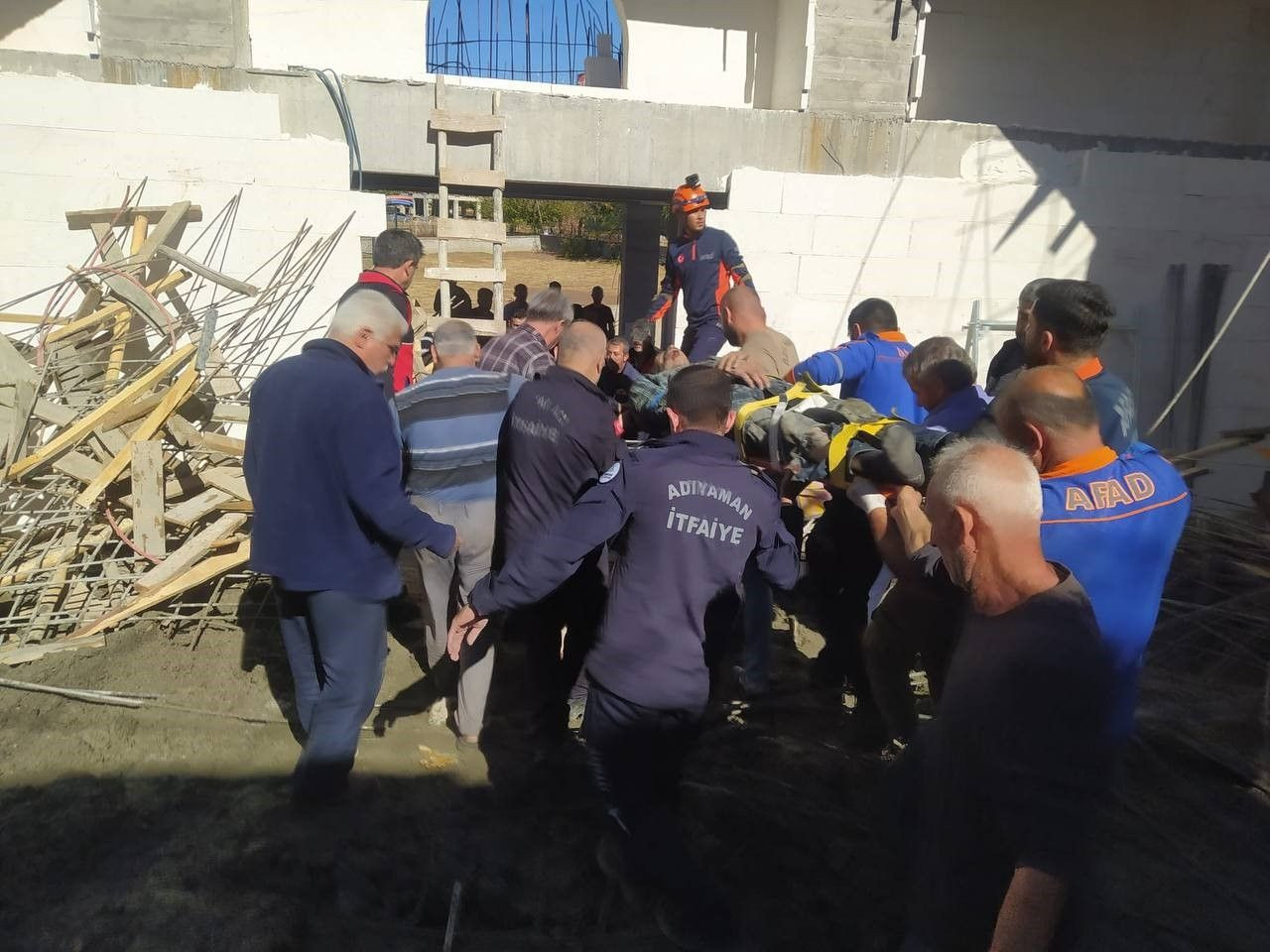 Adıyaman’da Cami Kubbesi Çöktü: 2’si Ciddi 5 Yaralı - Sayfa 8