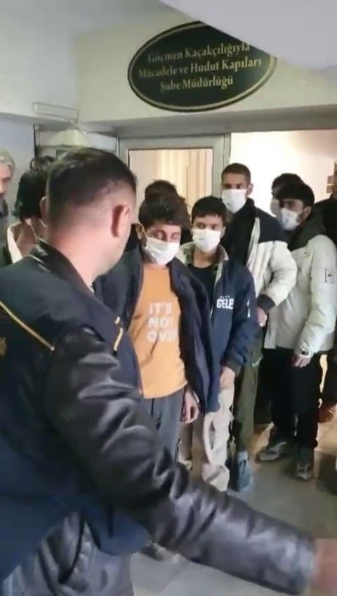 Otoyolda 18 Kaçak Göçmenle Yakalanan Tır Sürücüsü Tutuklandı - Sayfa 1