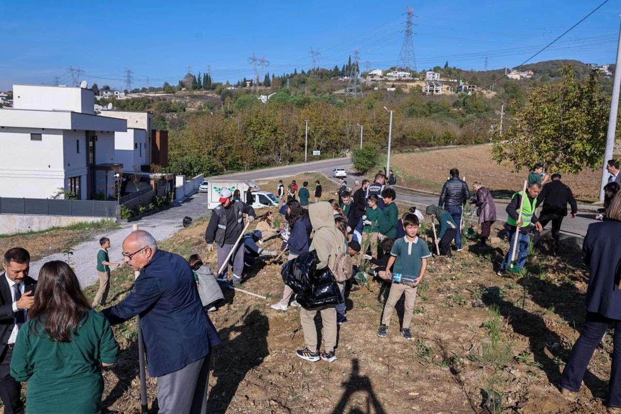 Serdivan’da Milli Ağaçlandırma Günü İçin Fidanlar Toprakla Buluştu - Sayfa 1