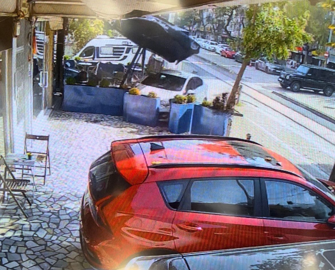 Bursa’da Lüks Cipe Çarpmamak İsterken Tatlıcıya Daldı - Sayfa 3