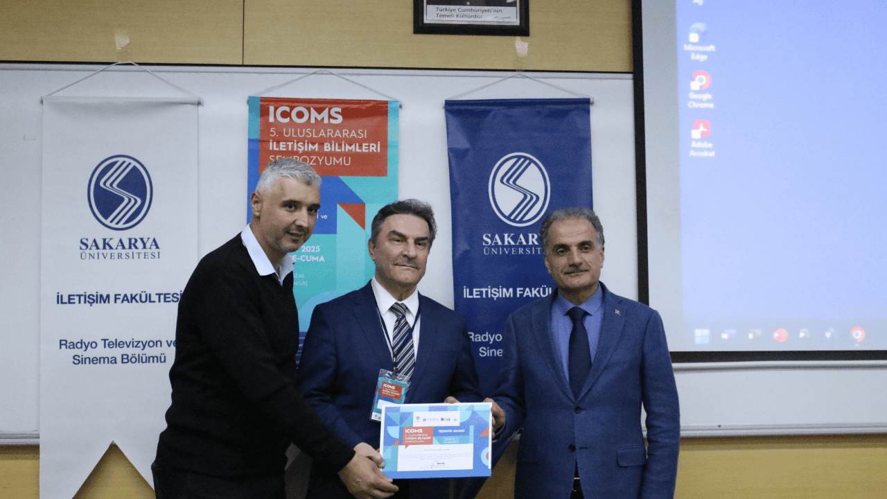 SAU'de Gençler Uyarıldı "Dijital esaret mi, akıllı kullanım mı?"