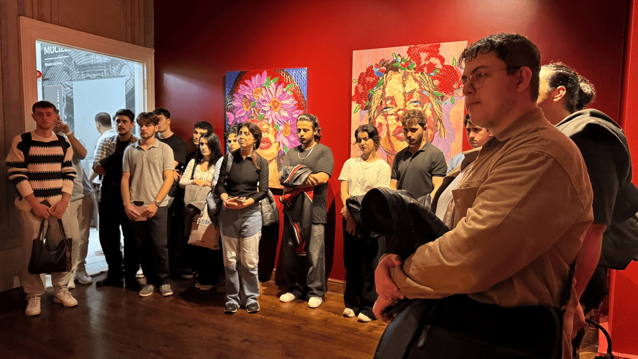 Gündelik Mucizeler Sergisini Ziyaret Ettiler - Sayfa 3