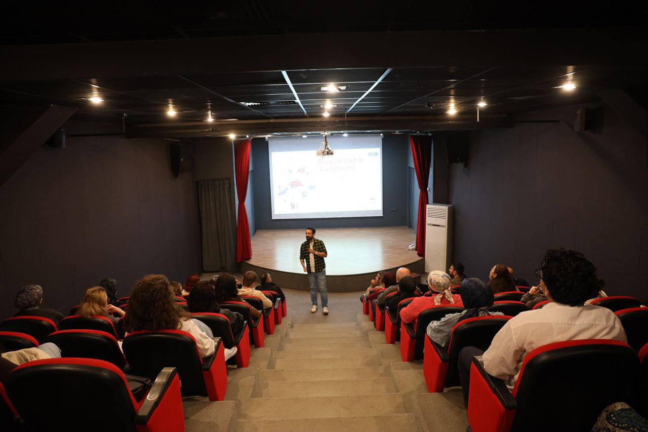 “Sinema, Modern İnsanın En Büyük Zaferlerinden Biri Sayılır” - Sayfa 1