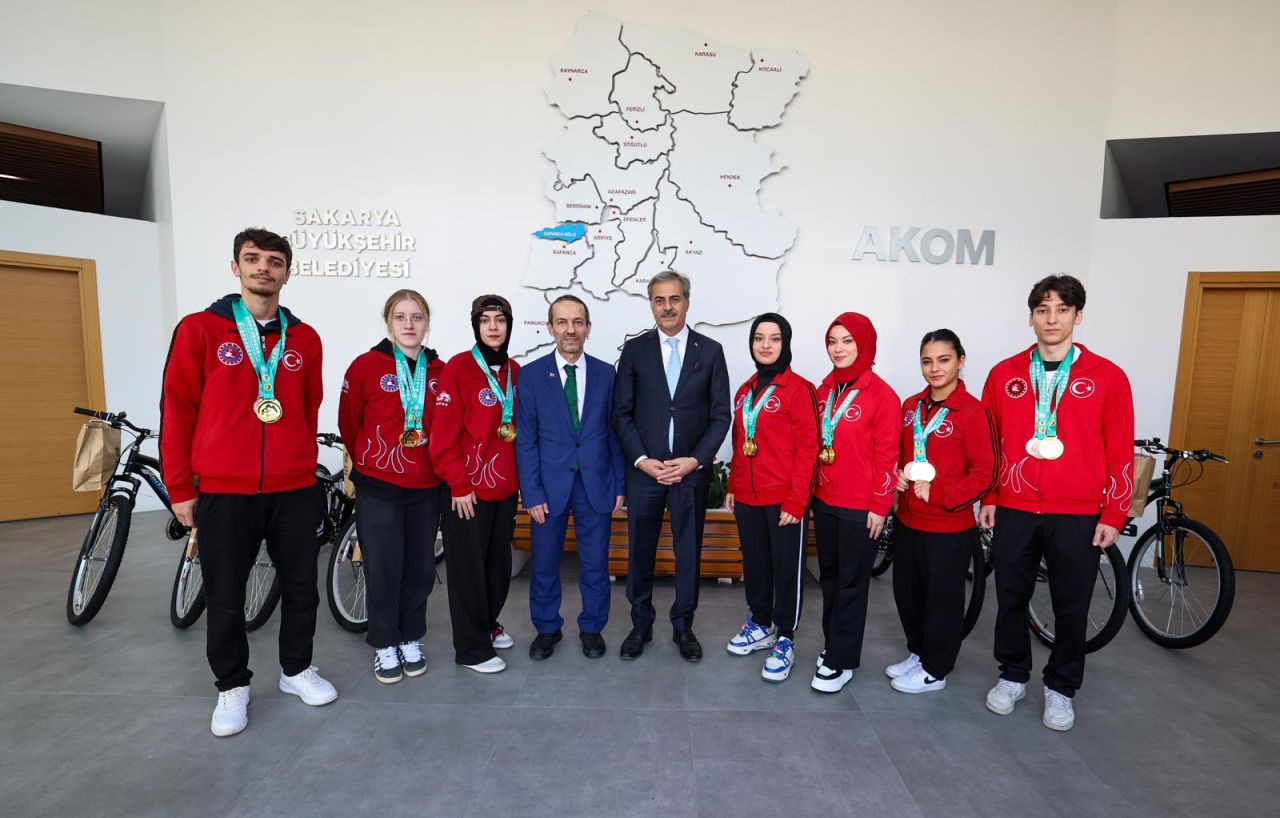 Başkan Yusuf Alemdar Çin’de Tarih Yazan Dünya Şampiyonlarını Ağırladı - Sayfa 2