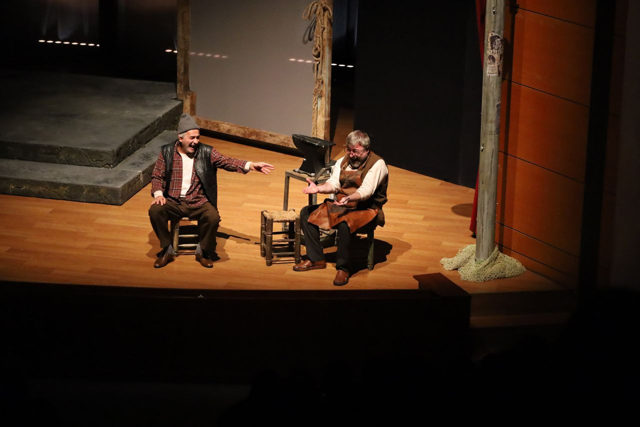 Deli İbram Divanı Oyunu Yoğun İlgiyle Sahnelendi - Sayfa 4