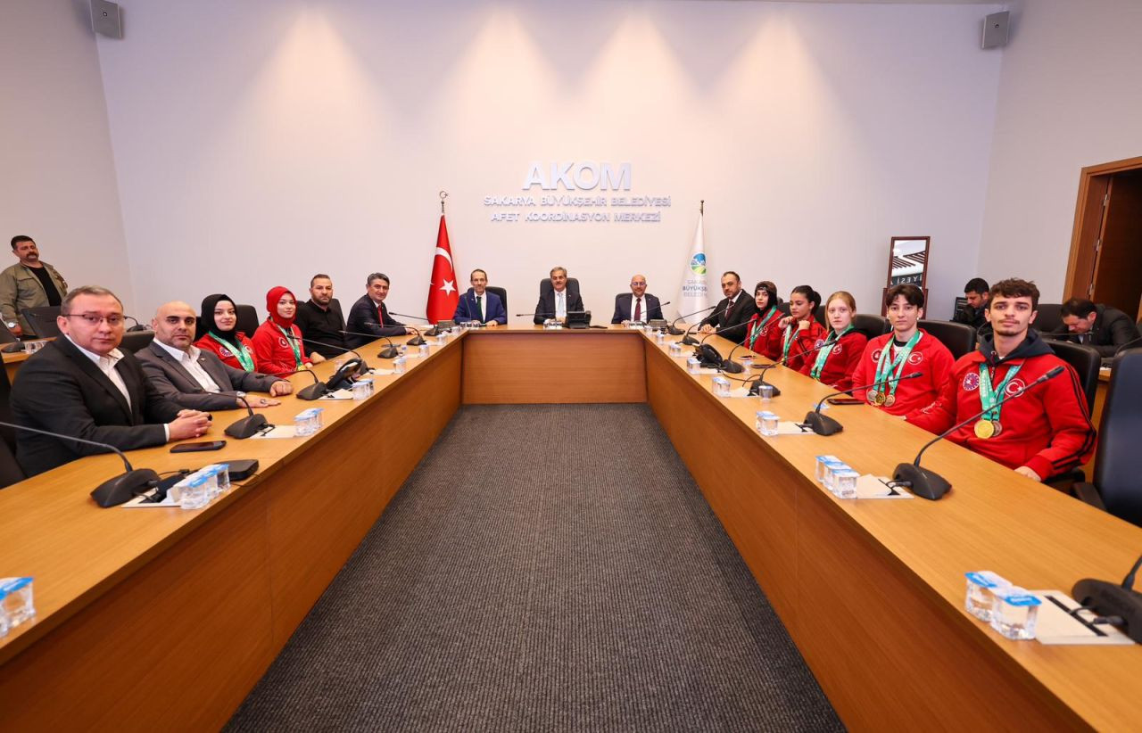 Başkan Yusuf Alemdar Çin’de Tarih Yazan Dünya Şampiyonlarını Ağırladı - Sayfa 6