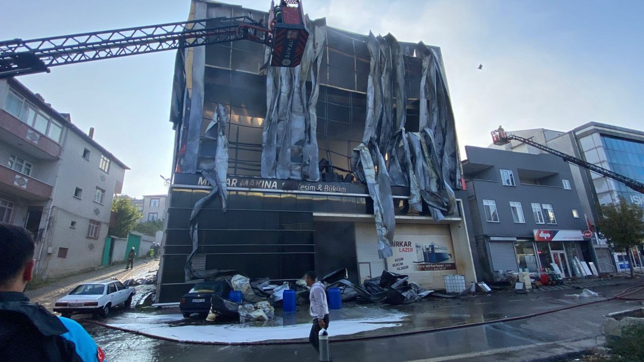 Kocaeli’de Parfüm Dolum Tesisinde Yangın Faciası - Sayfa 8