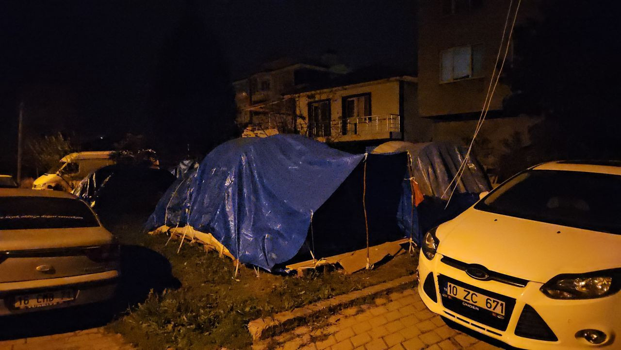 Balıkesir Peş Peşe Sallandı - Sayfa 2