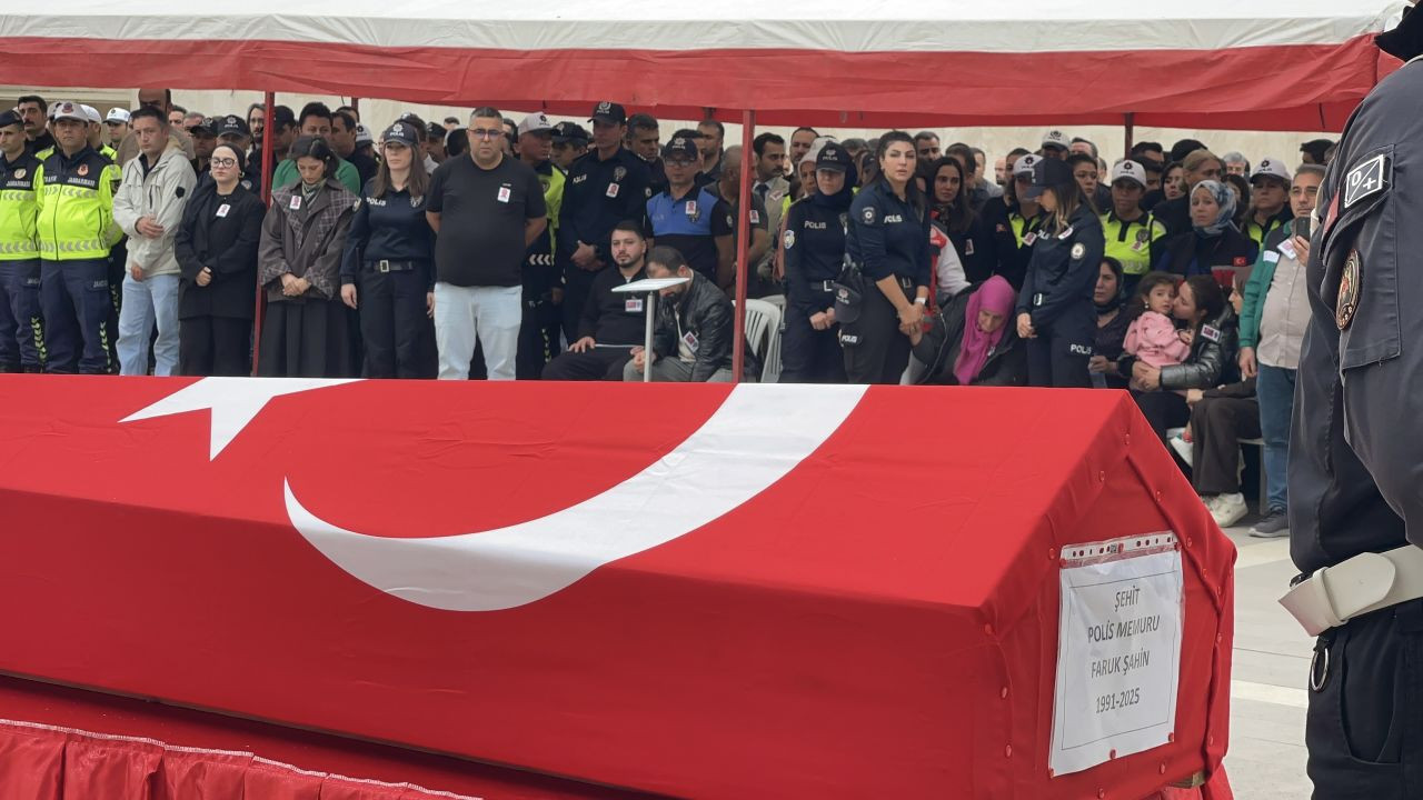 Görevi Başında Kalp Krizi Geçiren Polis Memuru Şehit Oldu - Sayfa 1