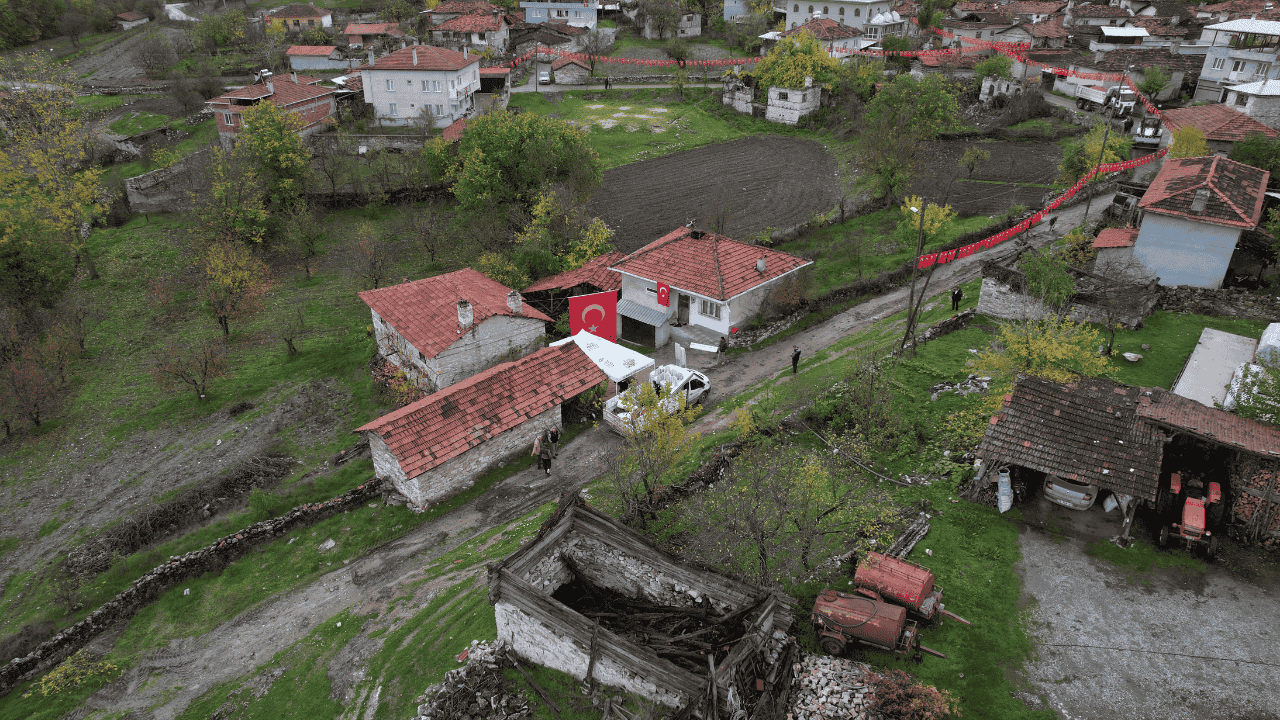 Kahreden Tesadüf: Ramazan Yağız, Çocukluk Arkadaşıyla Aynı Gün Şehit Düştü - Sayfa 6