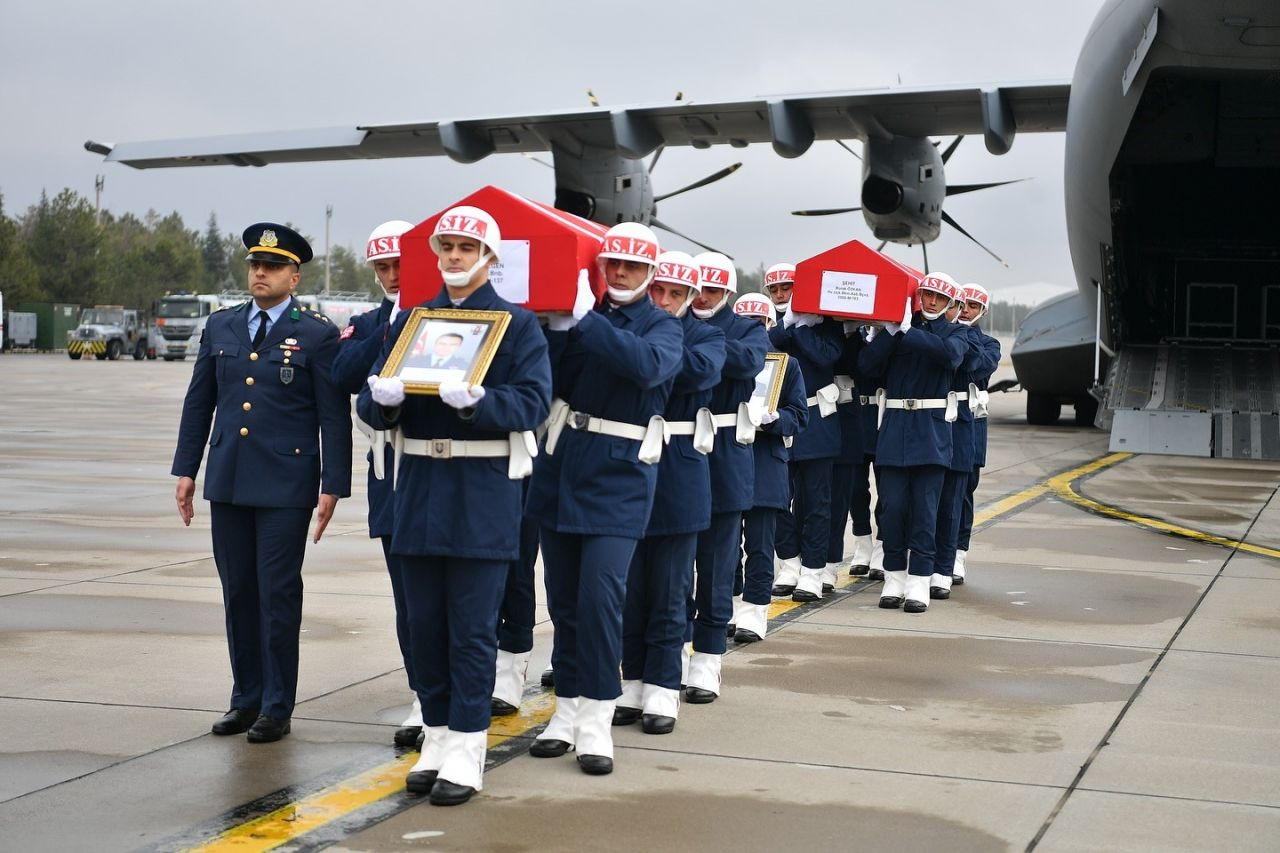 Şehit Pilot Binbaşı Nihat İlgen, Kayseri'de Gözyaşlarıyla Uğurlandı - Sayfa 2