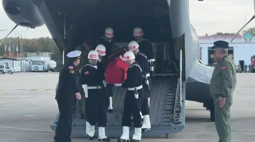 Sakaryalı Şehit Kocaeli Cengiz Topel Havalimanı'nda Törenle Karşılandı - Sayfa 1