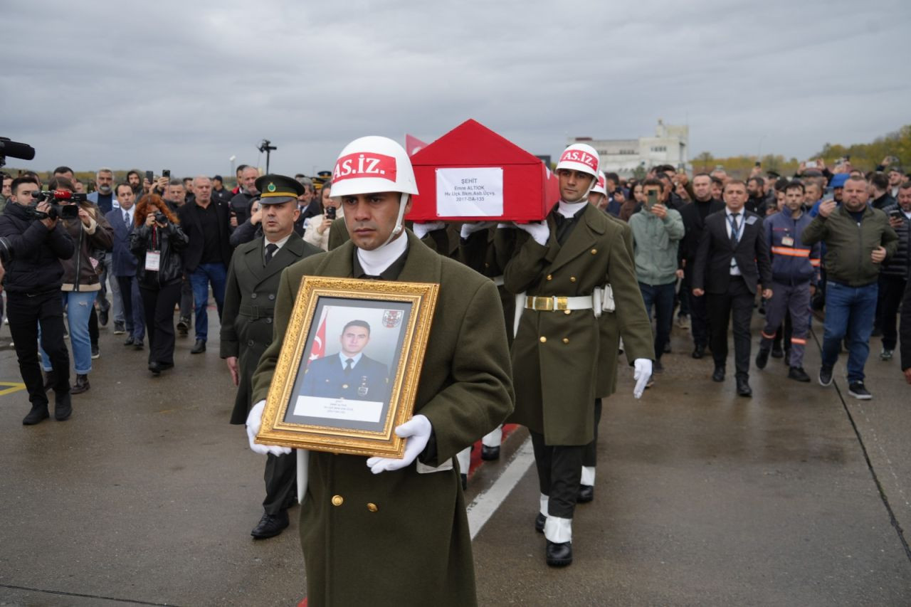 Şehit Emre Altıok’un Polis Kardeşinden Asker Selamı - Sayfa 12