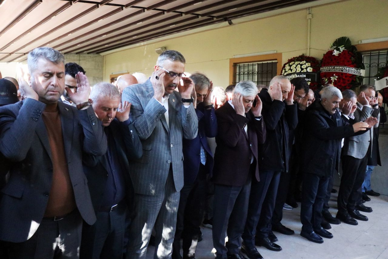 Ergün Atalay’ın Kayınvalidesi Son Yolculuğuna Uğurlandı - Sayfa 6