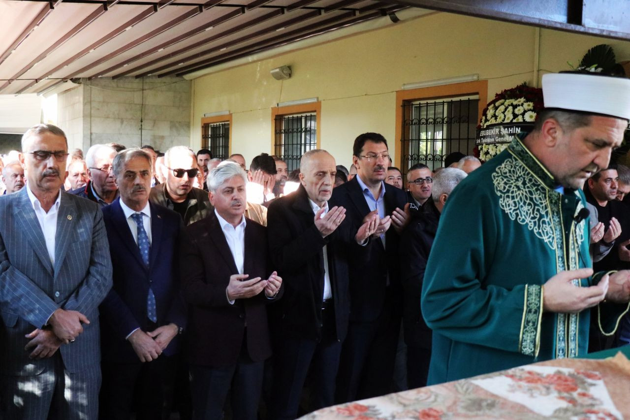 Ergün Atalay’ın Kayınvalidesi Son Yolculuğuna Uğurlandı - Sayfa 8