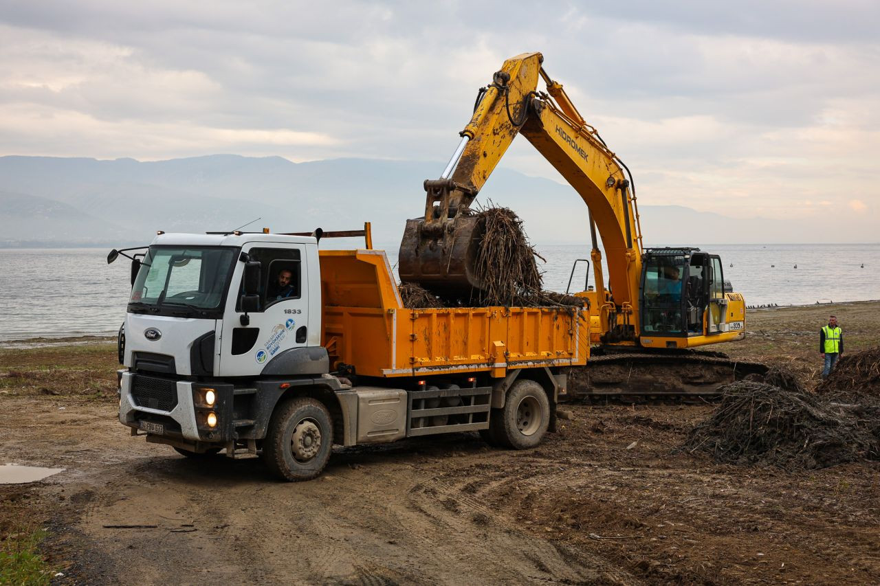 Sapanca Gölü’nde Ekosistem İçin Temizlik Çalışmaları Sürüyor - Sayfa 1