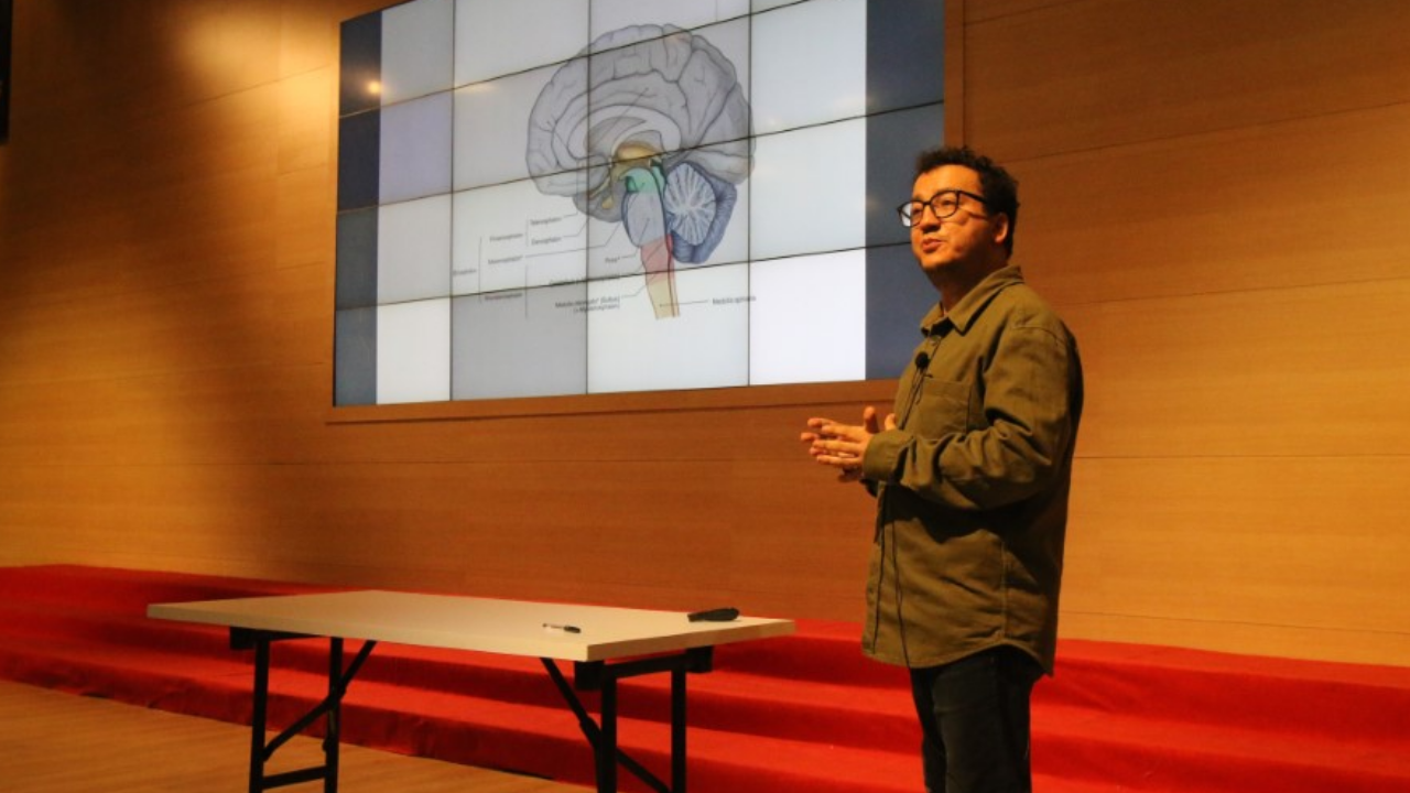 Prof. Dr. Oytun Erbaş: Sokak Hayvanları Salgın Riskini Artırıyor