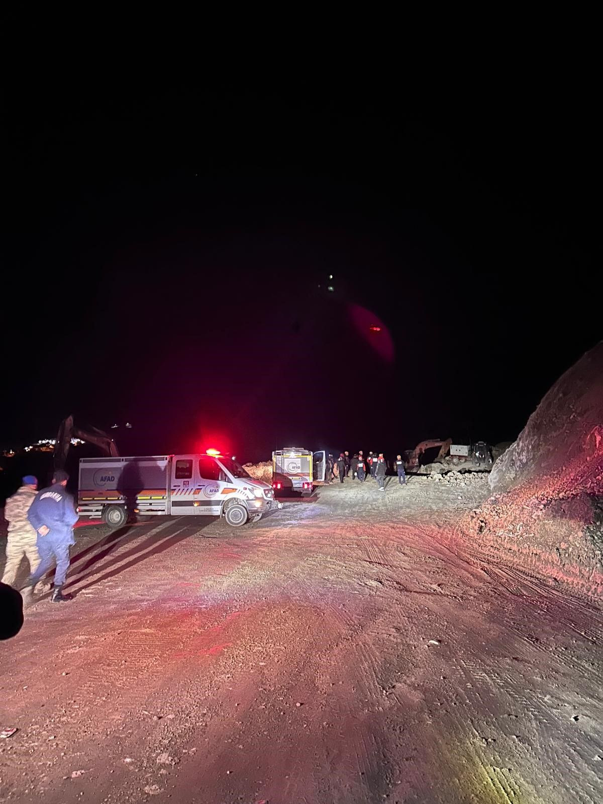 Sivas'ta Maden Göçüğü: İşçiyi Kurtarma Çalışmalarına Ara Verildi - Sayfa 2