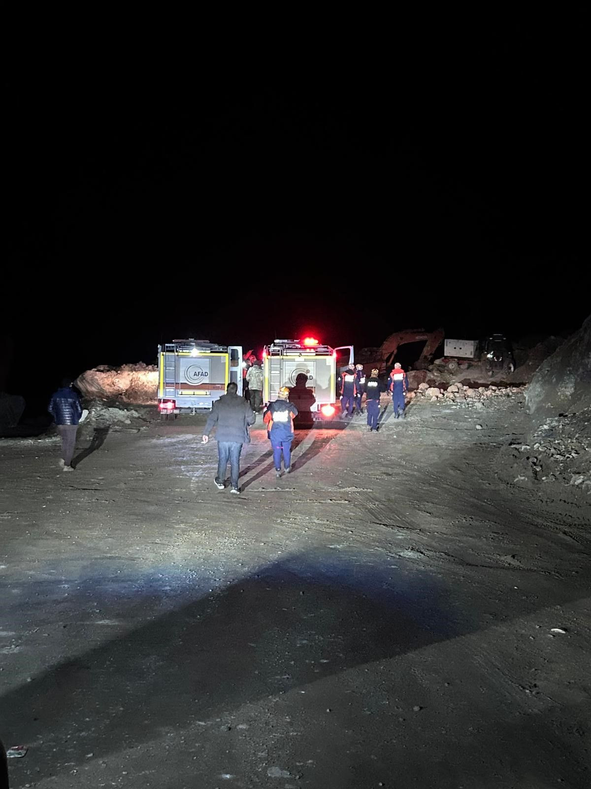 Sivas'ta Maden Göçüğü: İşçiyi Kurtarma Çalışmalarına Ara Verildi - Sayfa 4