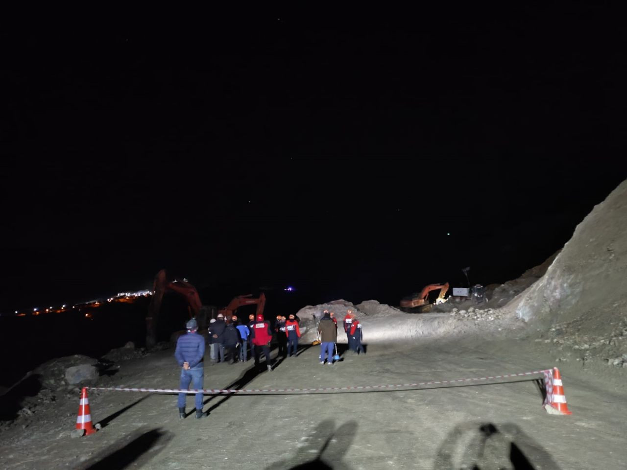 Sivas'ta Maden Göçüğü: İşçiyi Kurtarma Çalışmalarına Ara Verildi - Sayfa 5