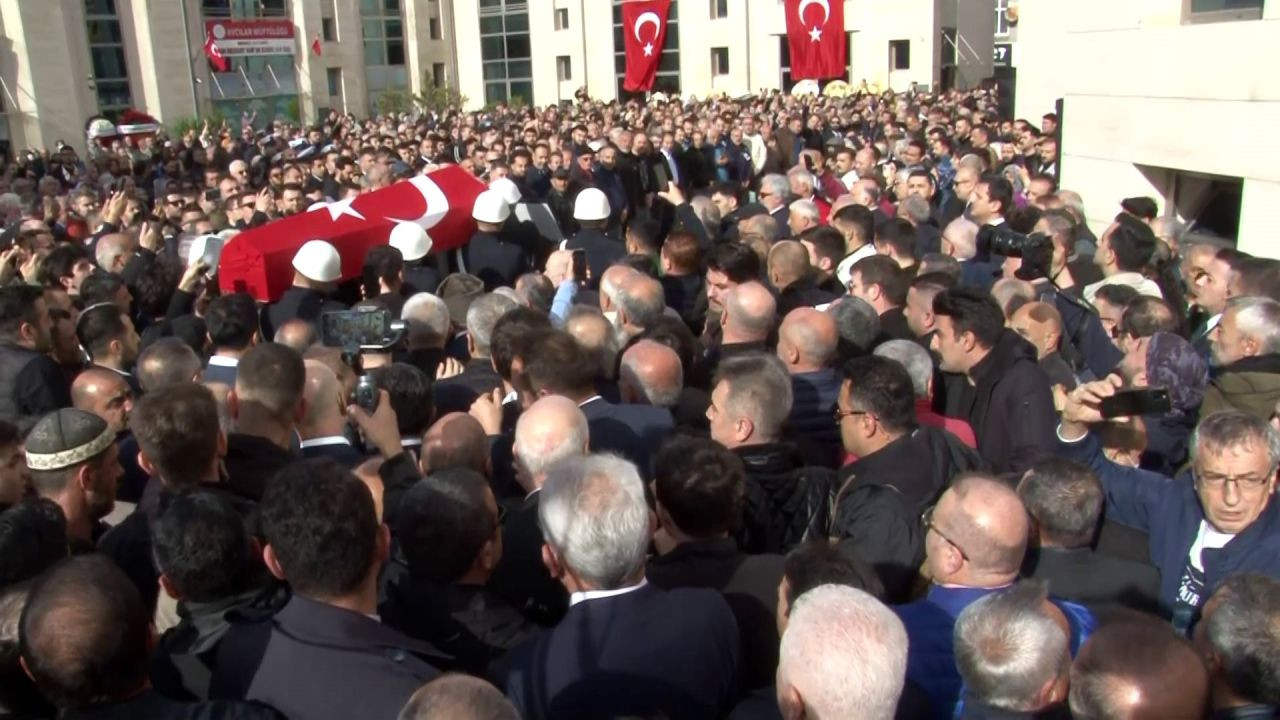 Şehit Pilot Hasan Bahar Son Yolculuğuna Uğurlandı - Sayfa 3