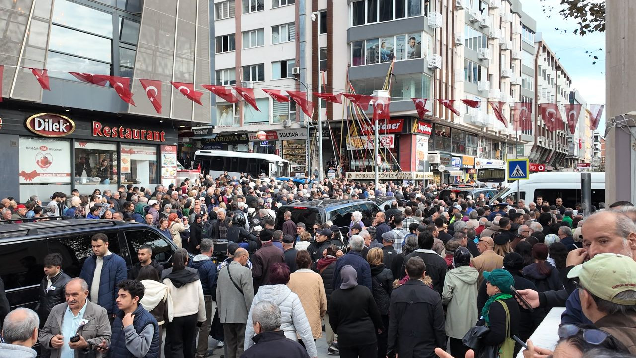 Şehit Pilot Hasan Bahar Son Yolculuğuna Uğurlandı - Sayfa 2
