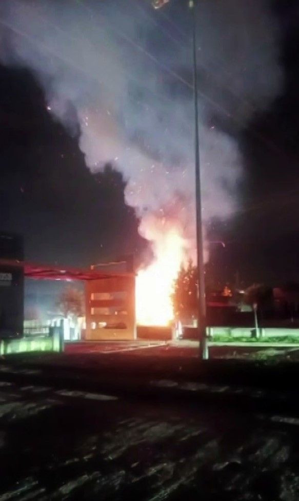 Kaynarca OSB Girişinde Trafo Patladı: Bölgeyi Alevler Sardı - Sayfa 2