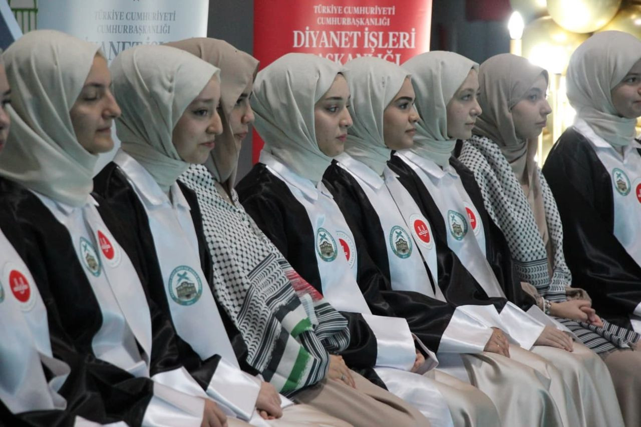 Akyazı’da 27 Öğrenci Hafızlık Belgelerini Aldı - Sayfa 1