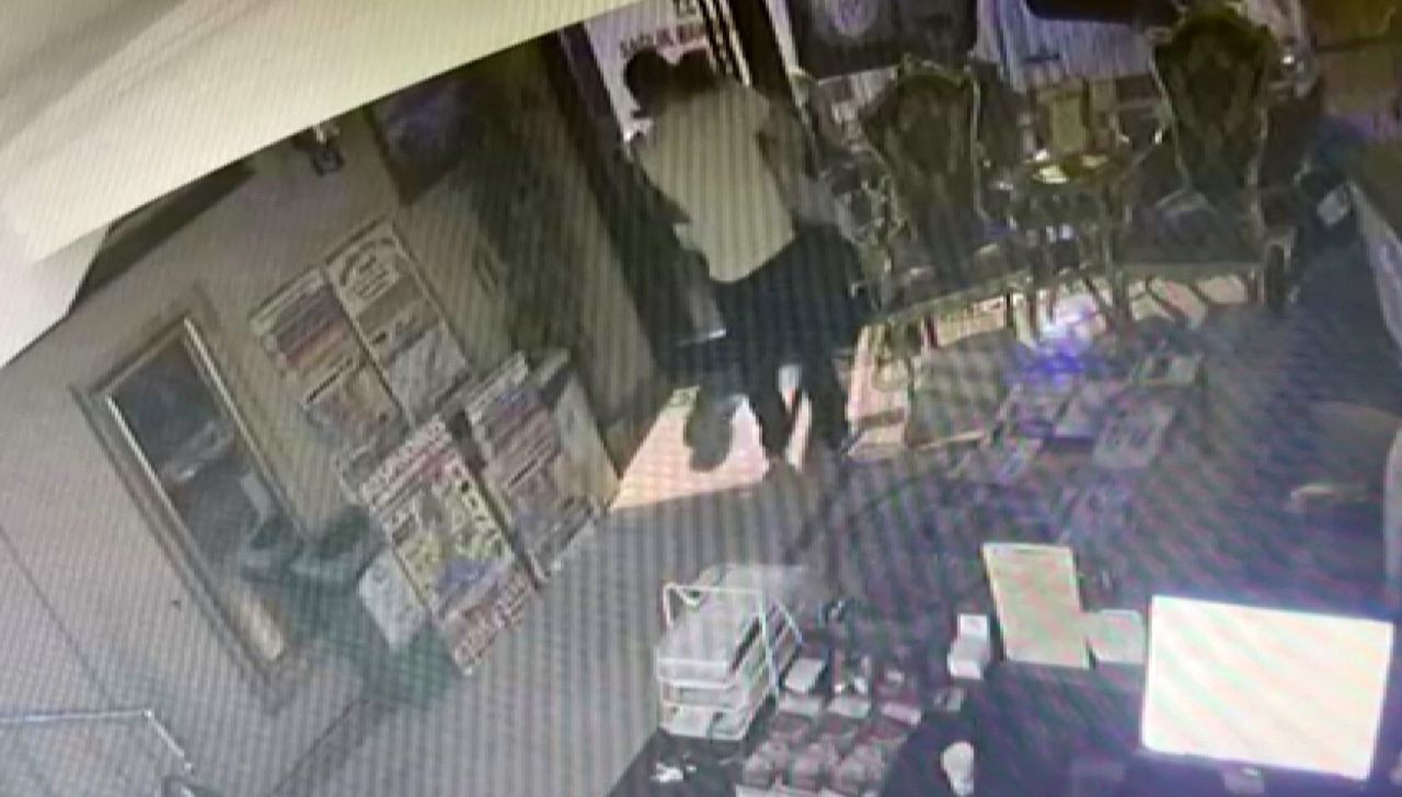 Fenalaşan Aile Kilitli Kapıyı Kırmaya Çalışmış - Sayfa 1