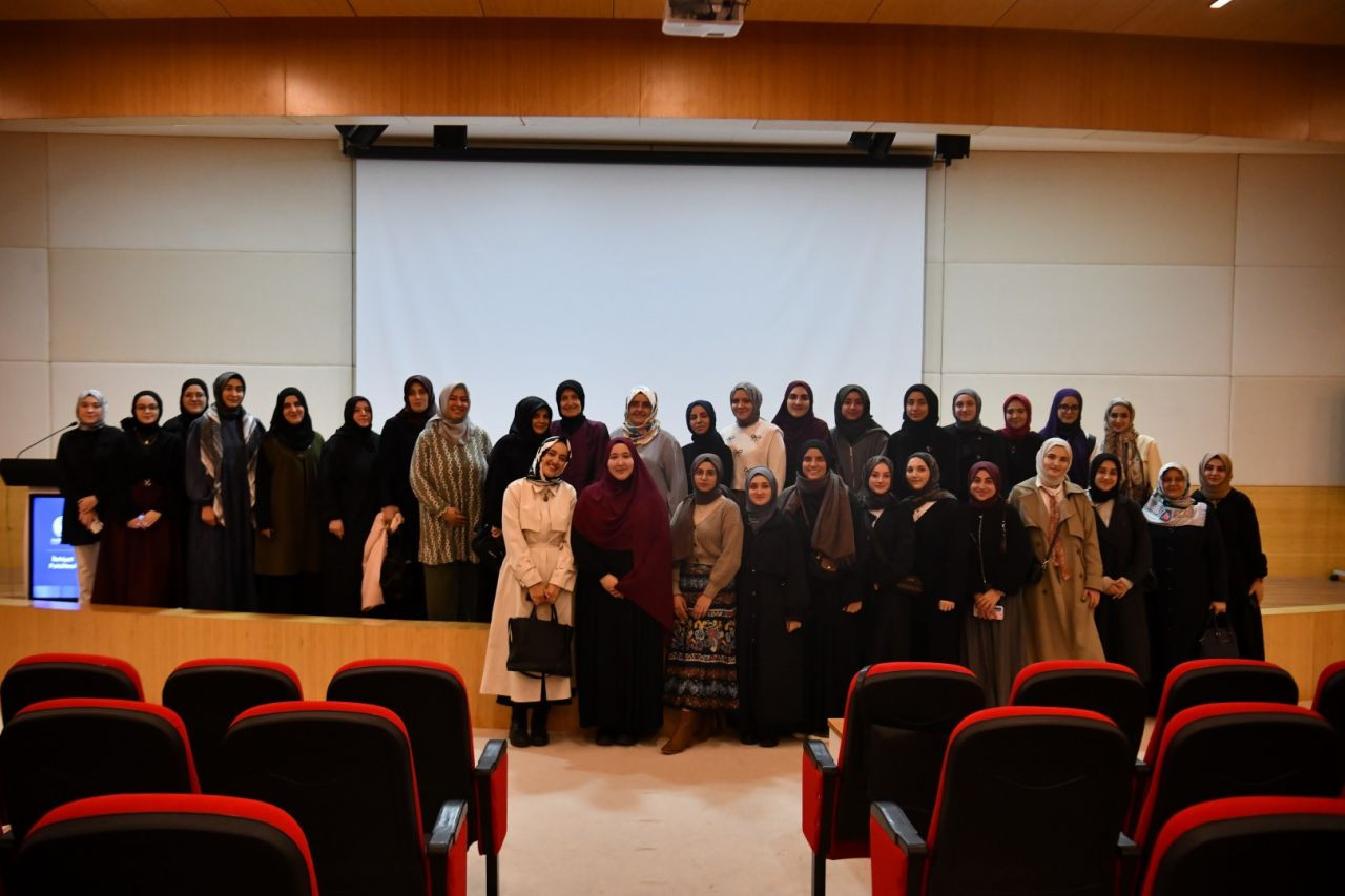 Sahnenin Işığından İçsel Yolculuğa - Sayfa 4