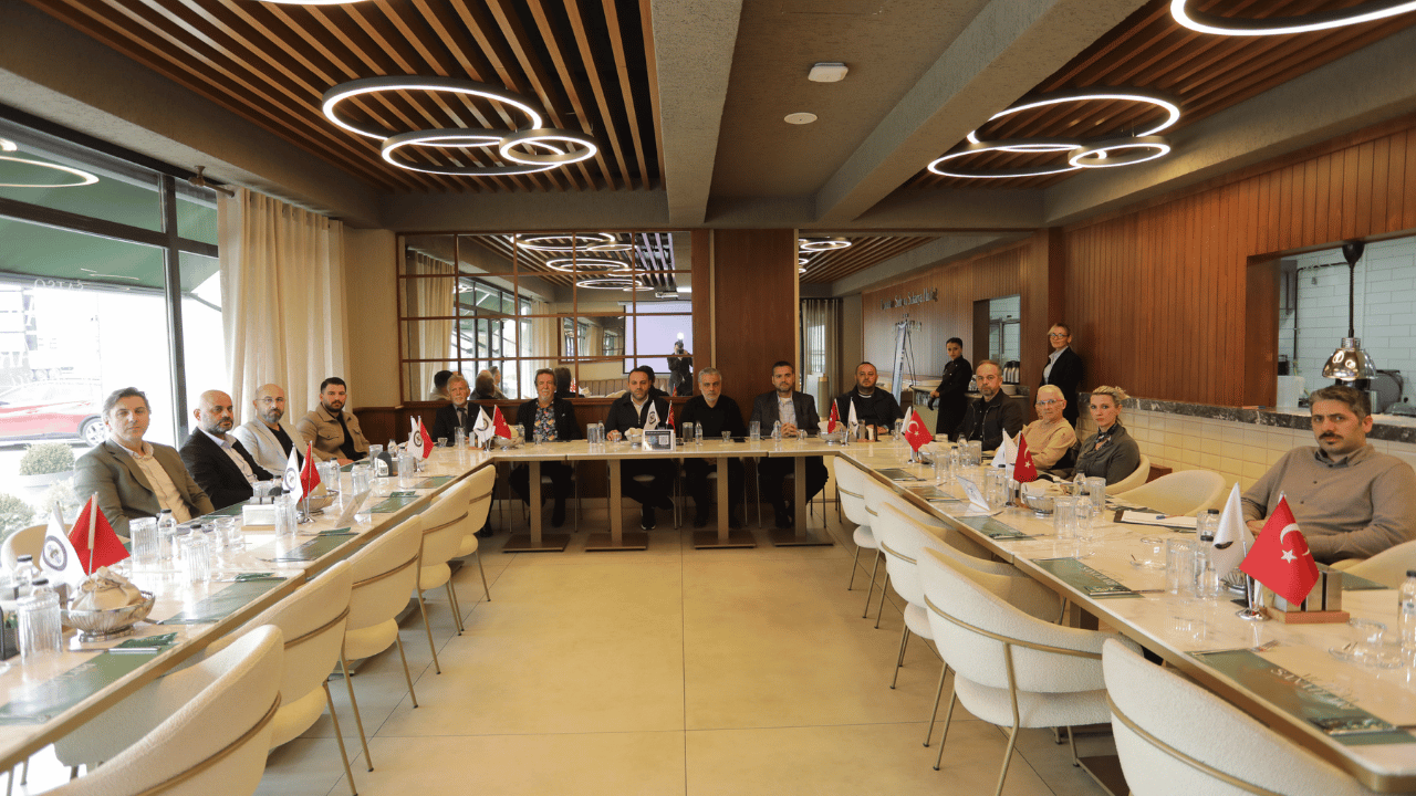 26. Meslek Komitesi İstişare Toplantısında Üyeleriyle Buluştu - Sayfa 1